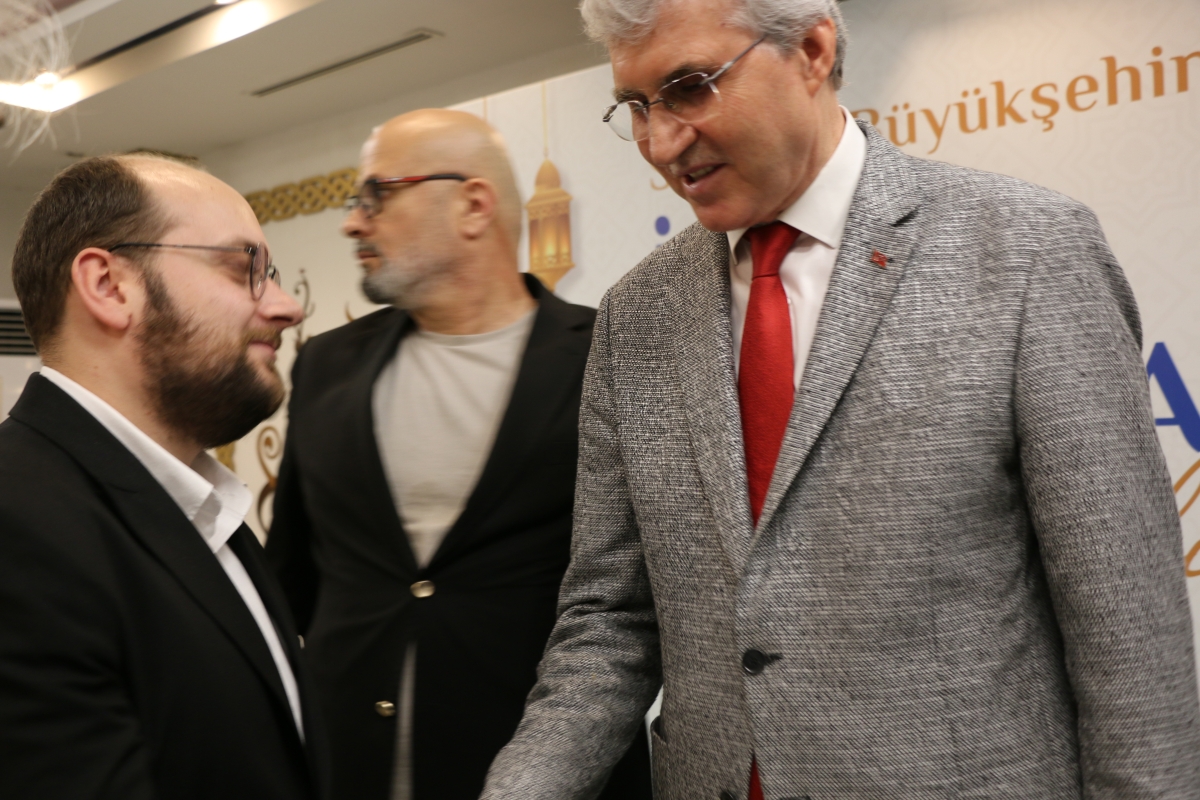 Sakarya Büyükşehir Belediye Başkanı Ekrem Yüce'nin Basına Veda Yemeği (GECEYE DAMGASINI VURAN HATIRA FOTOĞRAFLARI )