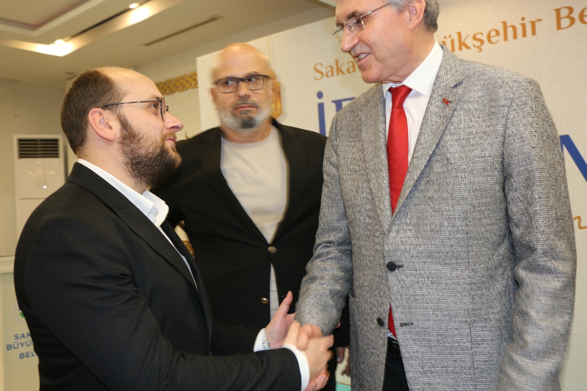 Sakarya Büyükşehir Belediye Başkanı Ekrem Yüce'nin Basına Veda Yemeği (GECEYE DAMGASINI VURAN HATIRA FOTOĞRAFLARI )