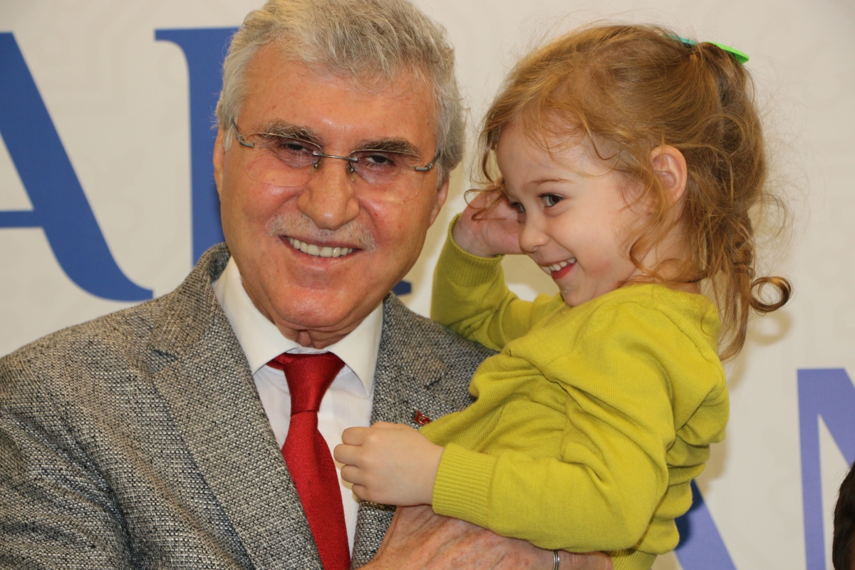 Sakarya Büyükşehir Belediye Başkanı Ekrem Yüce'nin Basına Veda Yemeği (GECEYE DAMGASINI VURAN HATIRA FOTOĞRAFLARI )