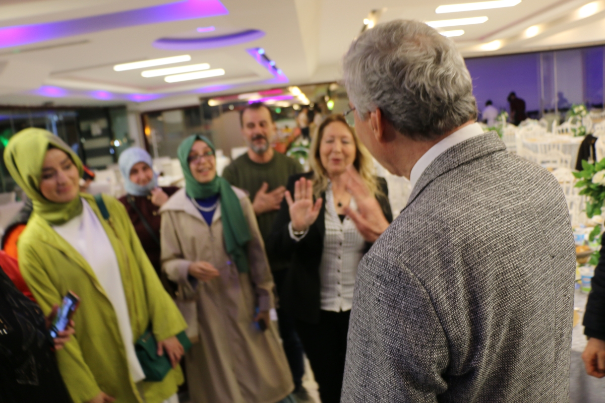 Sakarya Büyükşehir Belediye Başkanı Ekrem Yüce'nin Basına Veda Yemeği (GECEYE DAMGASINI VURAN HATIRA FOTOĞRAFLARI )
