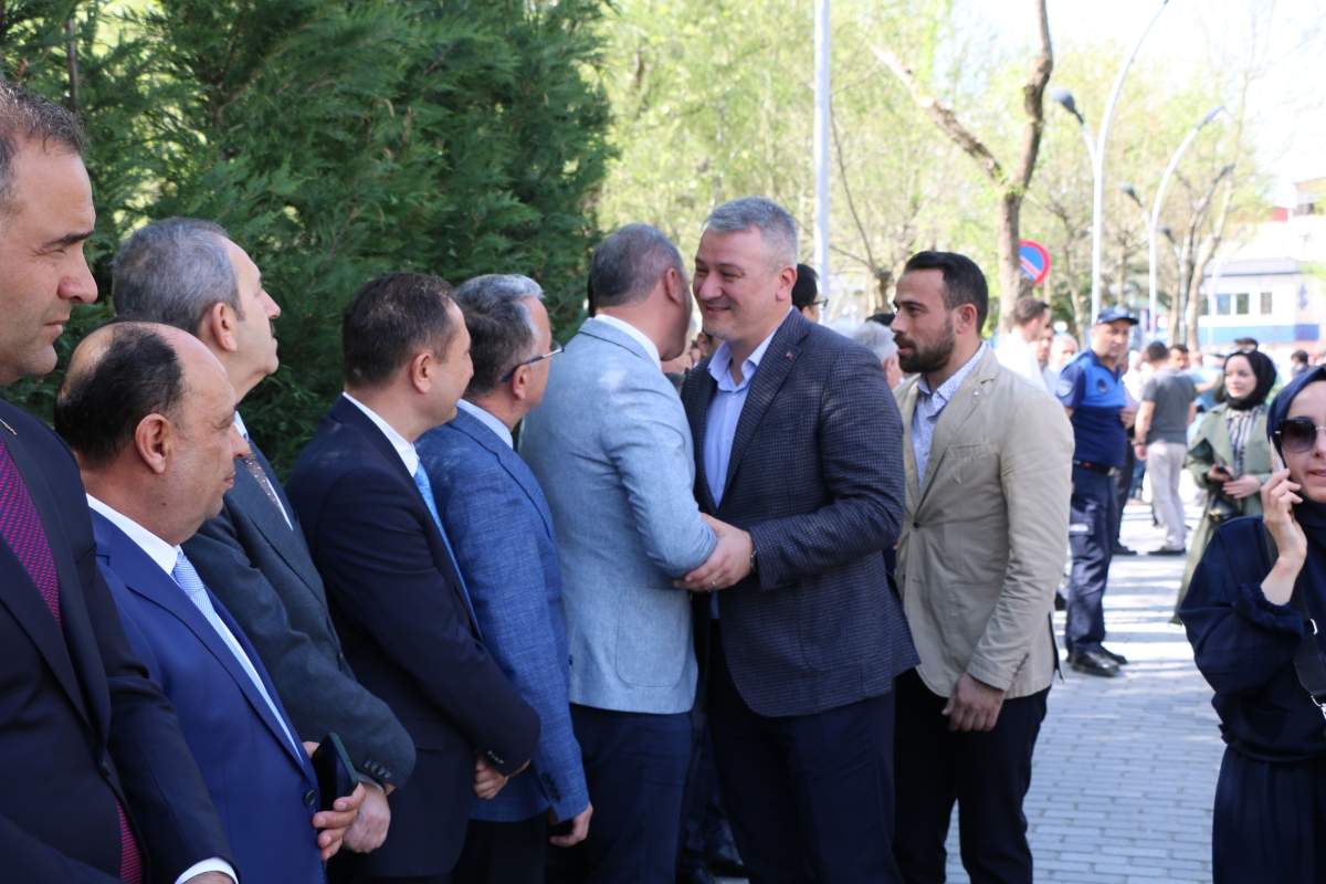 Sakarya Büyükşehir Belediyesinde devir teslim heyecanı ( GÜNÜN ÖNE ÇIKAN FOTOĞRAFLARI )