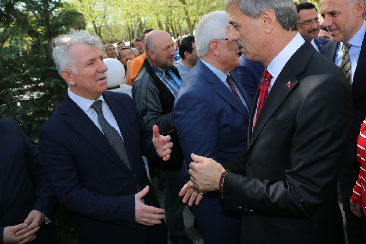 Sakarya Büyükşehir Belediyesinde devir teslim heyecanı ( GÜNÜN ÖNE ÇIKAN FOTOĞRAFLARI )