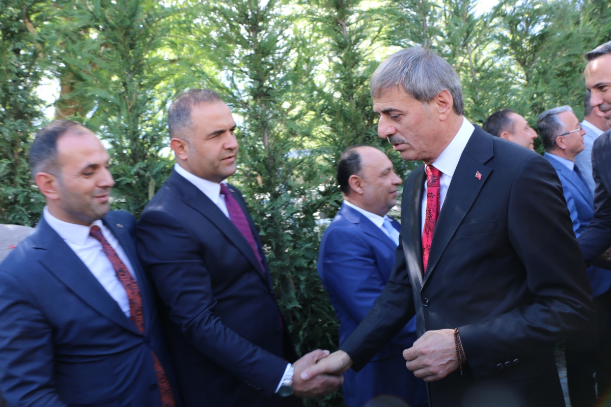 Sakarya Büyükşehir Belediyesinde devir teslim heyecanı ( GÜNÜN ÖNE ÇIKAN FOTOĞRAFLARI )
