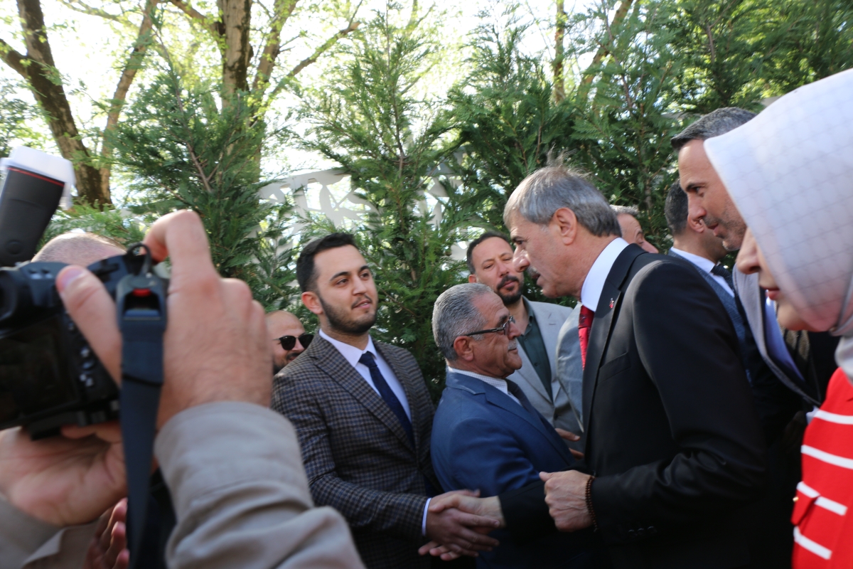 Sakarya Büyükşehir Belediyesinde devir teslim heyecanı ( GÜNÜN ÖNE ÇIKAN FOTOĞRAFLARI )