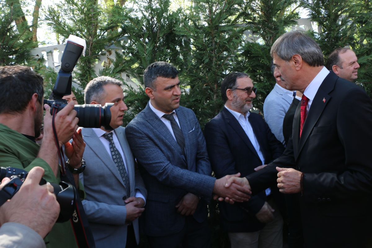 Sakarya Büyükşehir Belediyesinde devir teslim heyecanı ( GÜNÜN ÖNE ÇIKAN FOTOĞRAFLARI )