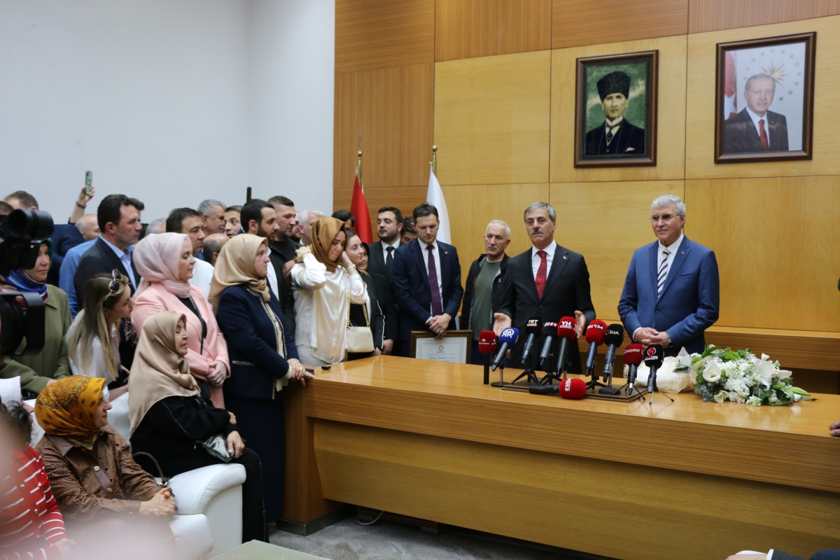 Sakarya Büyükşehir Belediyesinde devir teslim heyecanı ( GÜNÜN ÖNE ÇIKAN FOTOĞRAFLARI )