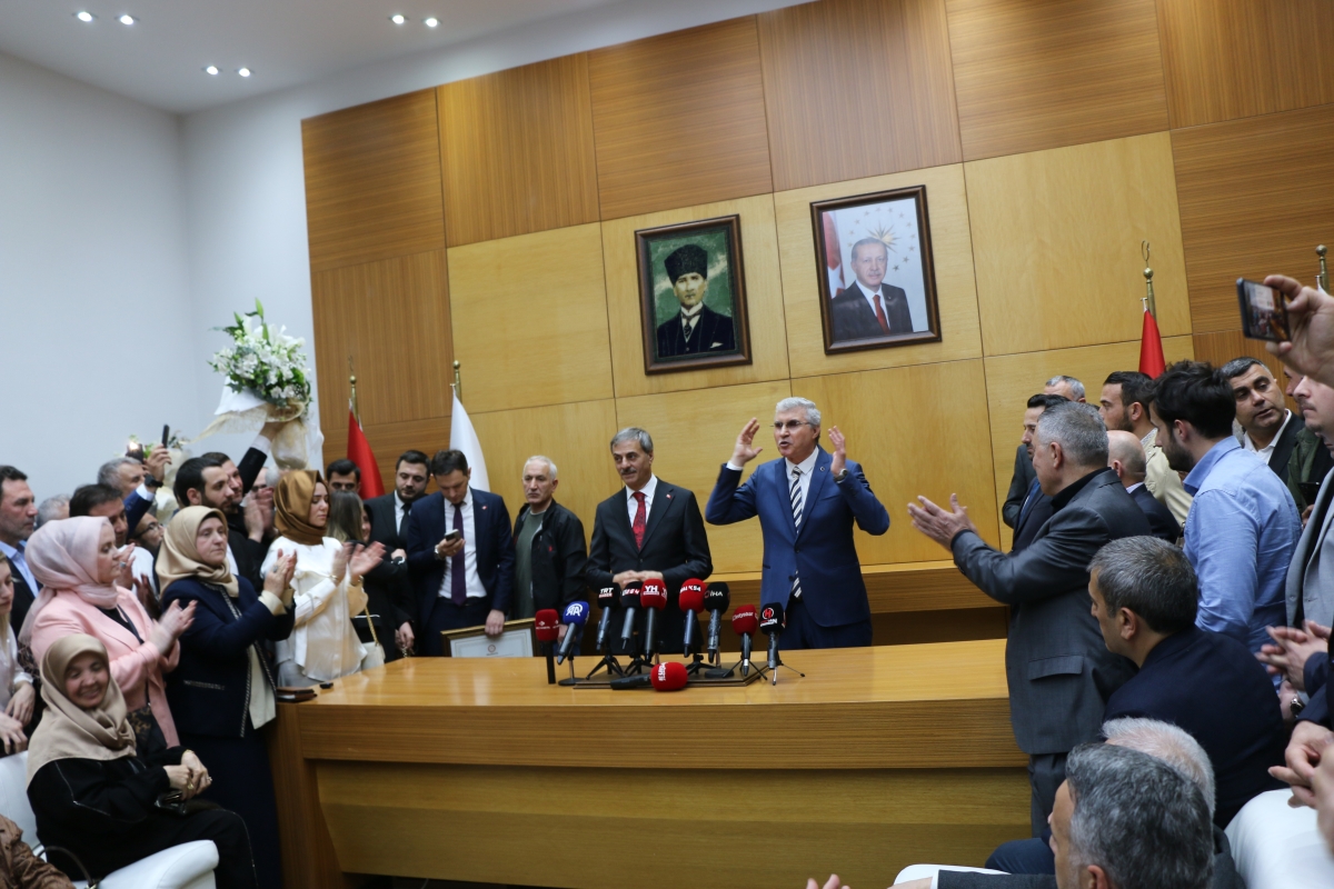 Sakarya Büyükşehir Belediyesinde devir teslim heyecanı ( GÜNÜN ÖNE ÇIKAN FOTOĞRAFLARI )
