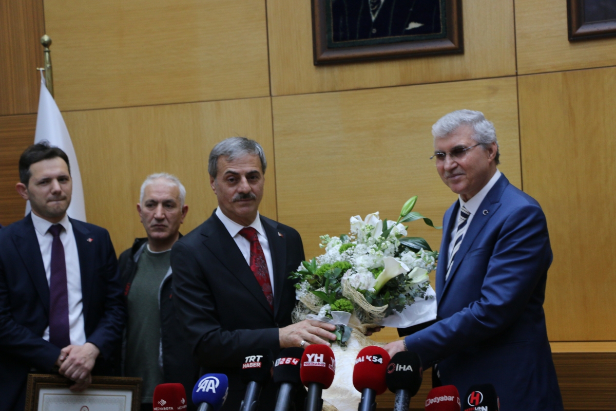 Sakarya Büyükşehir Belediyesinde devir teslim heyecanı ( GÜNÜN ÖNE ÇIKAN FOTOĞRAFLARI )