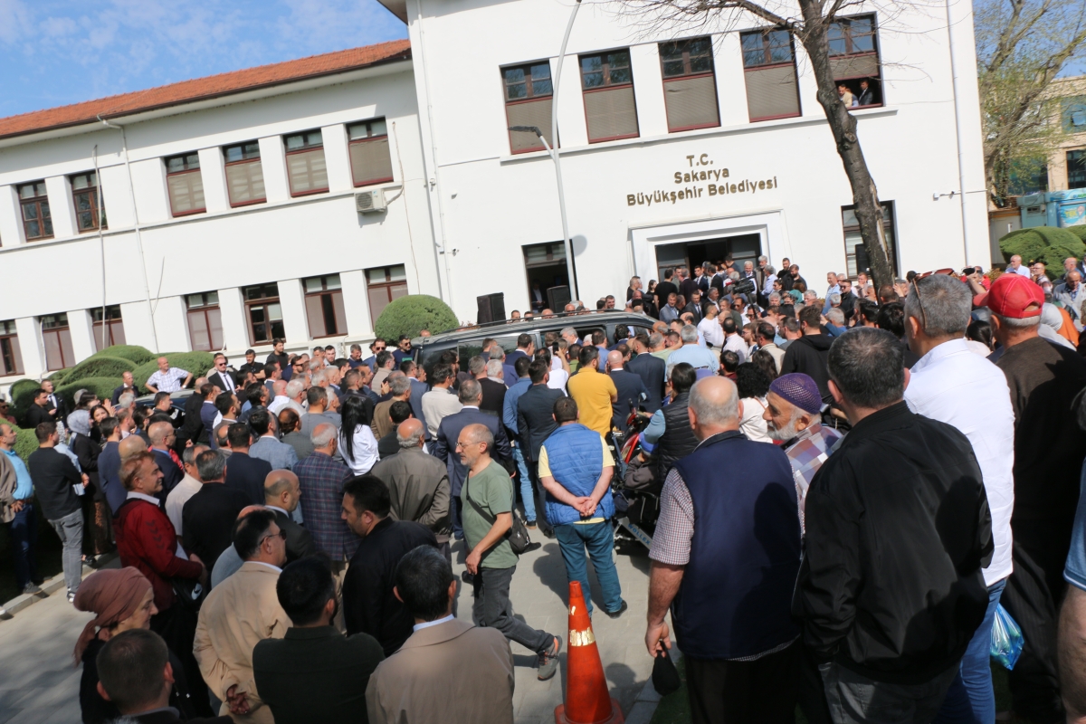 Sakarya Büyükşehir Belediyesinde devir teslim heyecanı ( GÜNÜN ÖNE ÇIKAN FOTOĞRAFLARI )