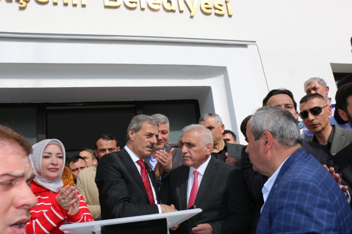 Sakarya Büyükşehir Belediyesinde devir teslim heyecanı ( GÜNÜN ÖNE ÇIKAN FOTOĞRAFLARI )