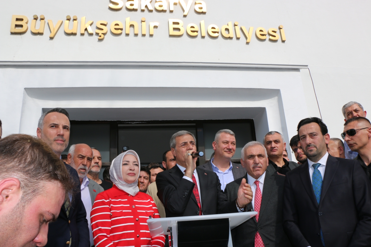 Sakarya Büyükşehir Belediyesinde devir teslim heyecanı ( GÜNÜN ÖNE ÇIKAN FOTOĞRAFLARI )