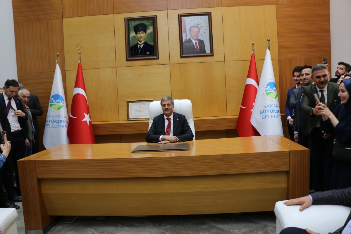 Sakarya Büyükşehir Belediyesinde devir teslim heyecanı ( GÜNÜN ÖNE ÇIKAN FOTOĞRAFLARI )