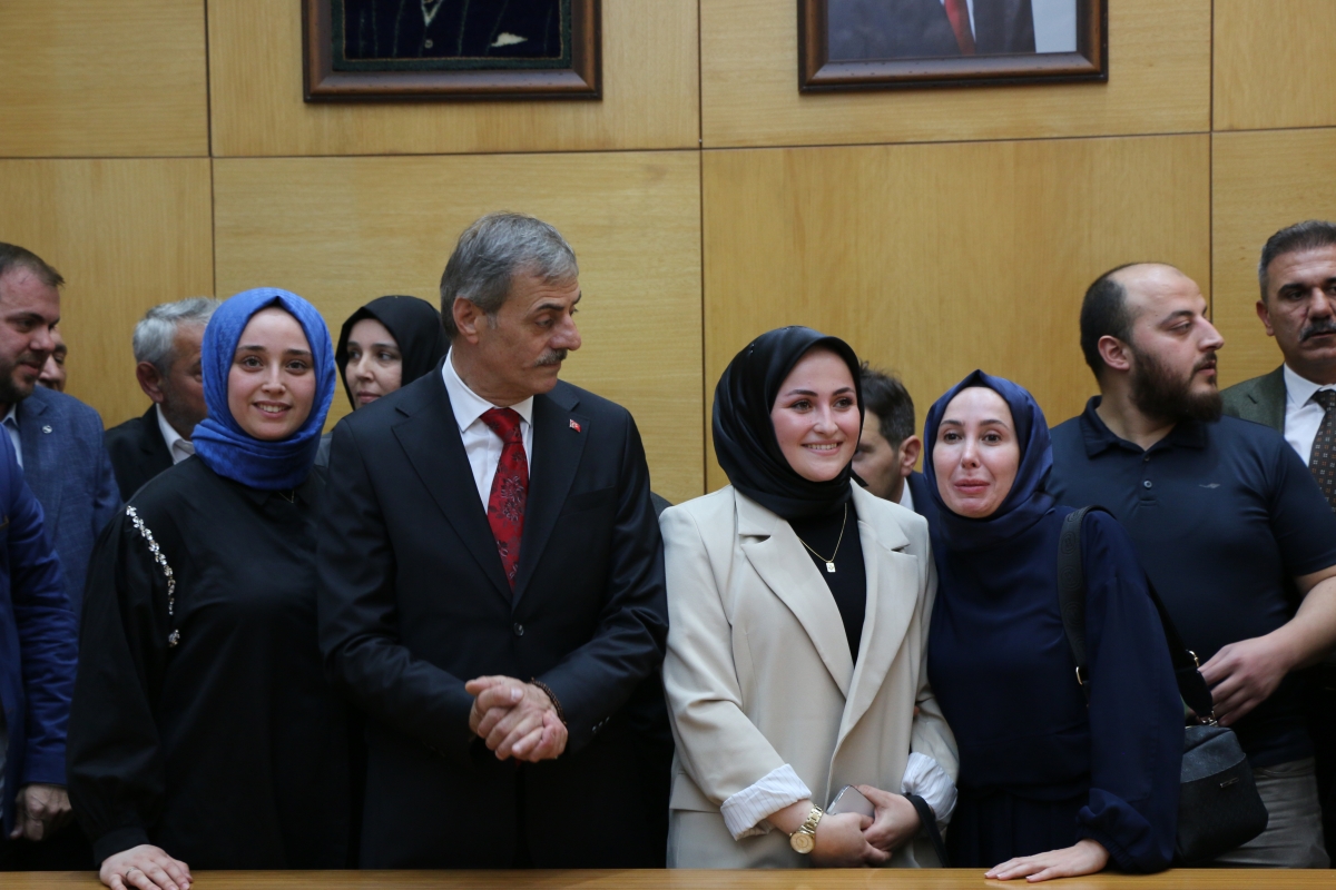 Sakarya Büyükşehir Belediyesinde devir teslim heyecanı ( GÜNÜN ÖNE ÇIKAN FOTOĞRAFLARI )
