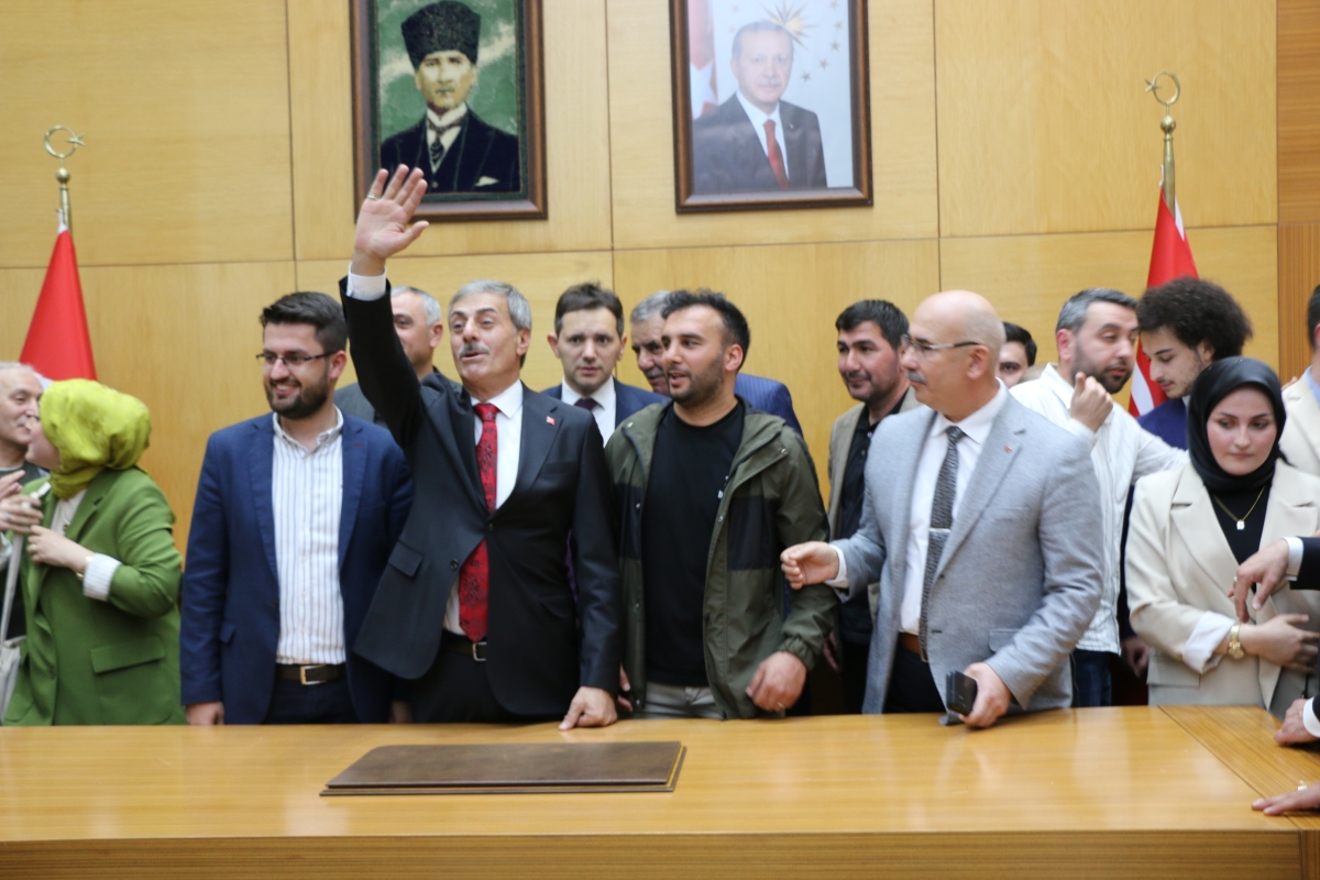 Sakarya Büyükşehir Belediyesinde devir teslim heyecanı ( GÜNÜN ÖNE ÇIKAN FOTOĞRAFLARI )