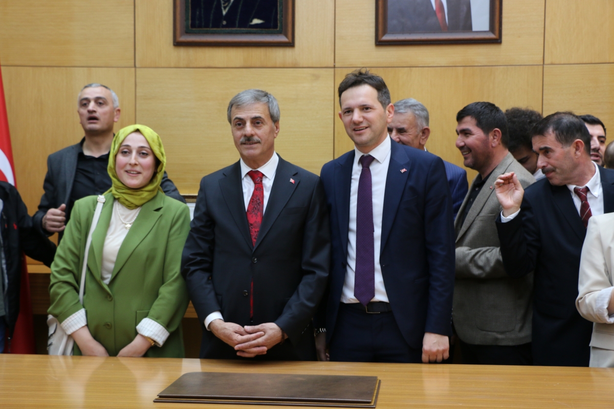 Sakarya Büyükşehir Belediyesinde devir teslim heyecanı ( GÜNÜN ÖNE ÇIKAN FOTOĞRAFLARI )