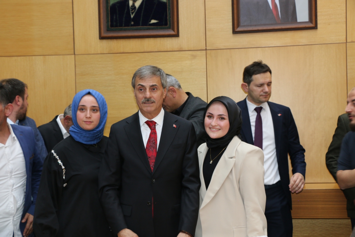 Sakarya Büyükşehir Belediyesinde devir teslim heyecanı ( GÜNÜN ÖNE ÇIKAN FOTOĞRAFLARI )