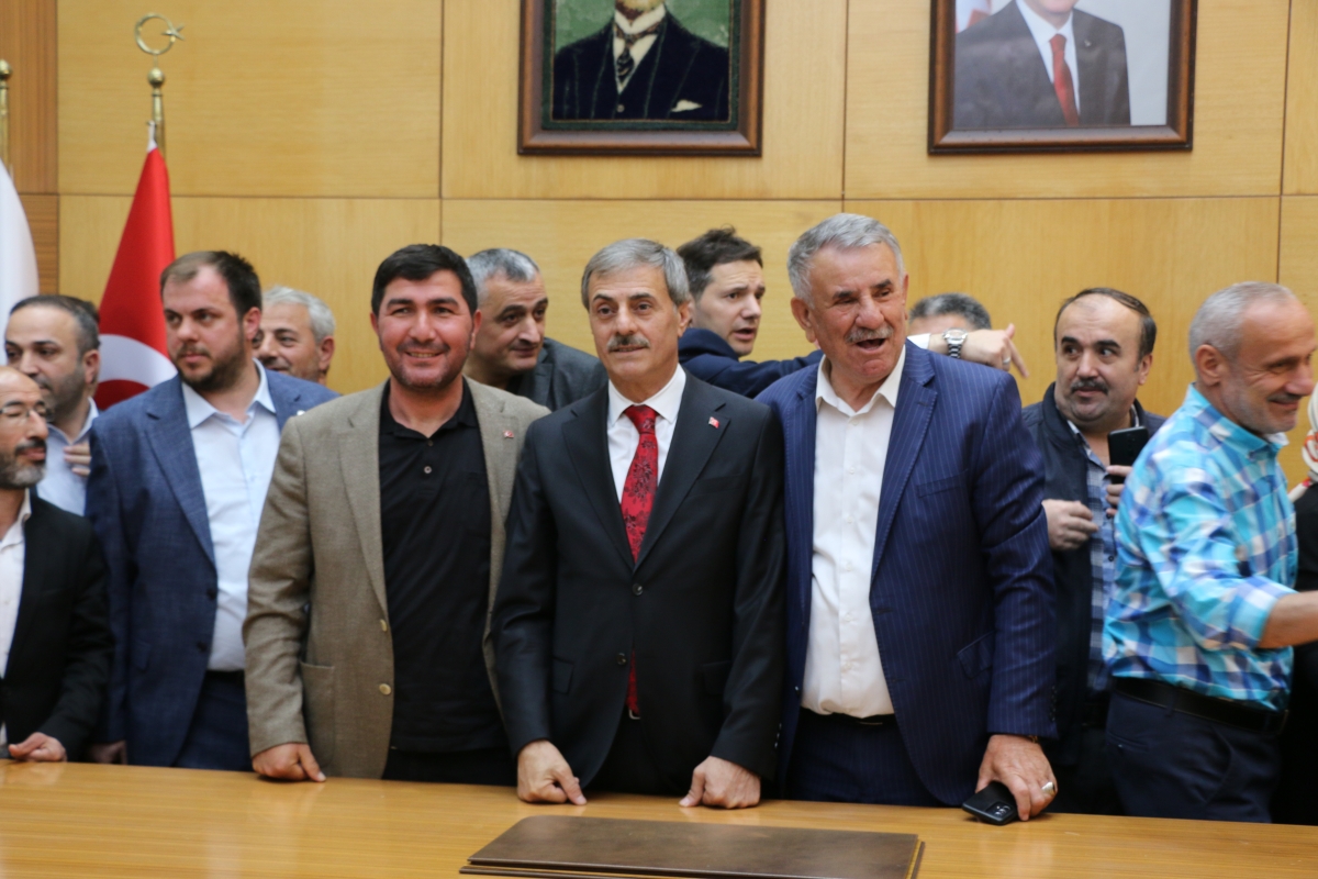 Sakarya Büyükşehir Belediyesinde devir teslim heyecanı ( GÜNÜN ÖNE ÇIKAN FOTOĞRAFLARI )