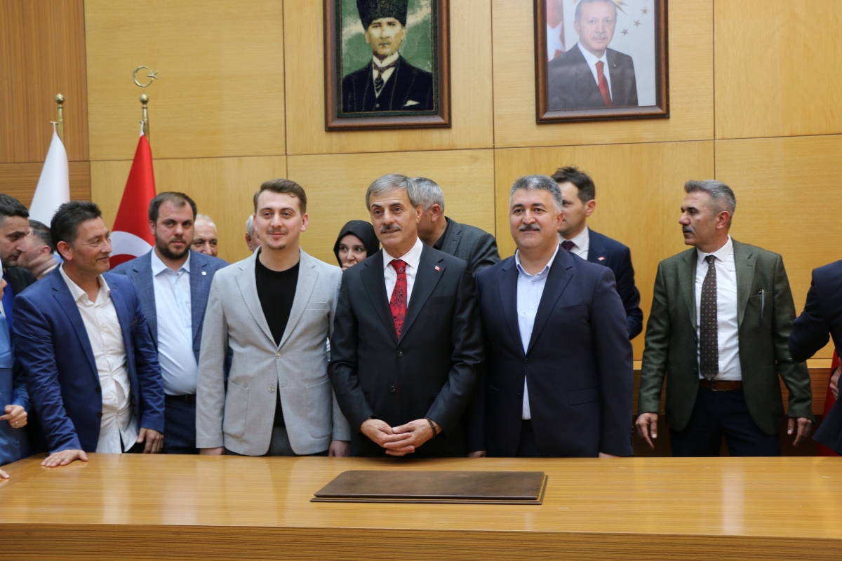 Sakarya Büyükşehir Belediyesinde devir teslim heyecanı ( GÜNÜN ÖNE ÇIKAN FOTOĞRAFLARI )