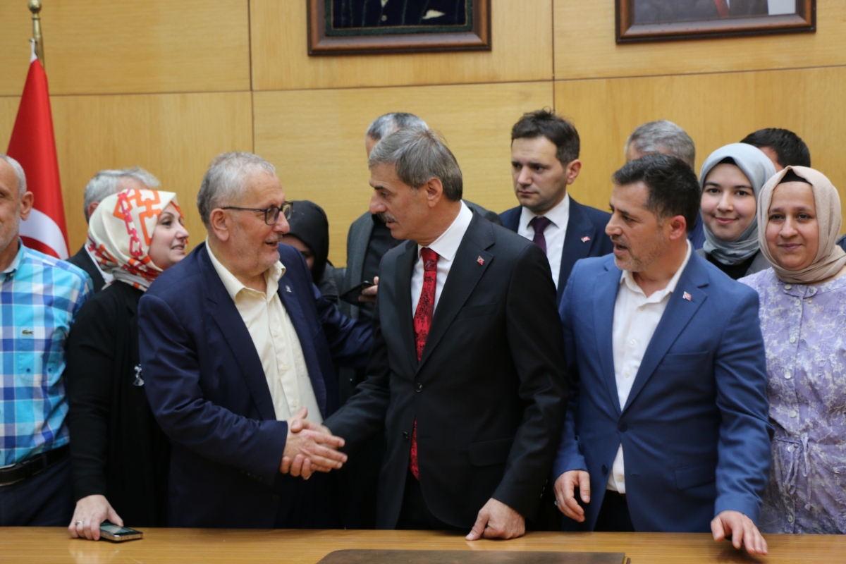 Sakarya Büyükşehir Belediyesinde devir teslim heyecanı ( GÜNÜN ÖNE ÇIKAN FOTOĞRAFLARI )
