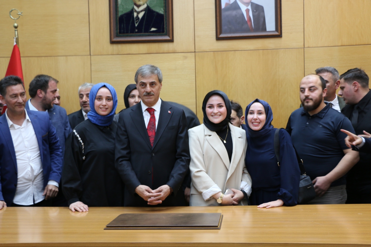 Sakarya Büyükşehir Belediyesinde devir teslim heyecanı ( GÜNÜN ÖNE ÇIKAN FOTOĞRAFLARI )