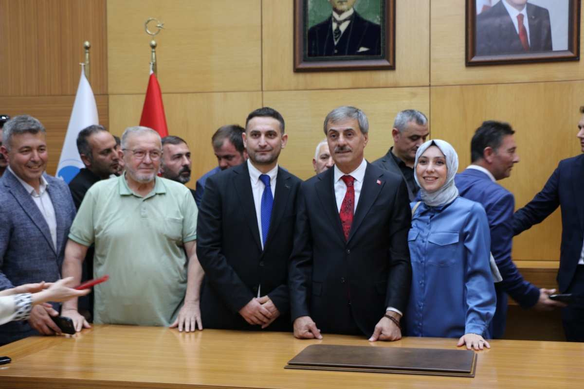 Sakarya Büyükşehir Belediyesinde devir teslim heyecanı ( GÜNÜN ÖNE ÇIKAN FOTOĞRAFLARI )