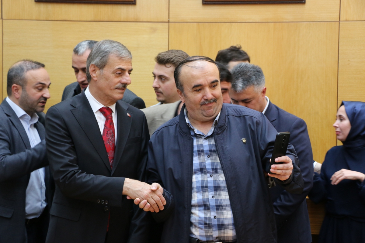 Sakarya Büyükşehir Belediyesinde devir teslim heyecanı ( GÜNÜN ÖNE ÇIKAN FOTOĞRAFLARI )