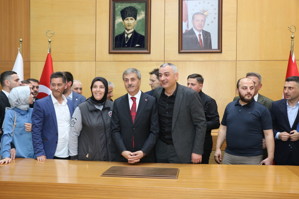 Sakarya Büyükşehir Belediyesinde devir teslim heyecanı ( GÜNÜN ÖNE ÇIKAN FOTOĞRAFLARI )