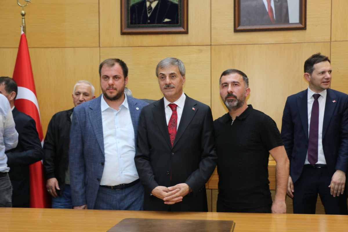 Sakarya Büyükşehir Belediyesinde devir teslim heyecanı ( GÜNÜN ÖNE ÇIKAN FOTOĞRAFLARI )