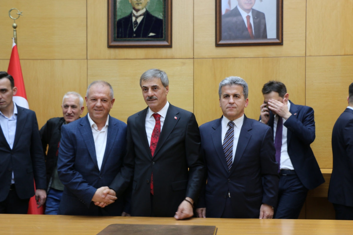 Sakarya Büyükşehir Belediyesinde devir teslim heyecanı ( GÜNÜN ÖNE ÇIKAN FOTOĞRAFLARI )