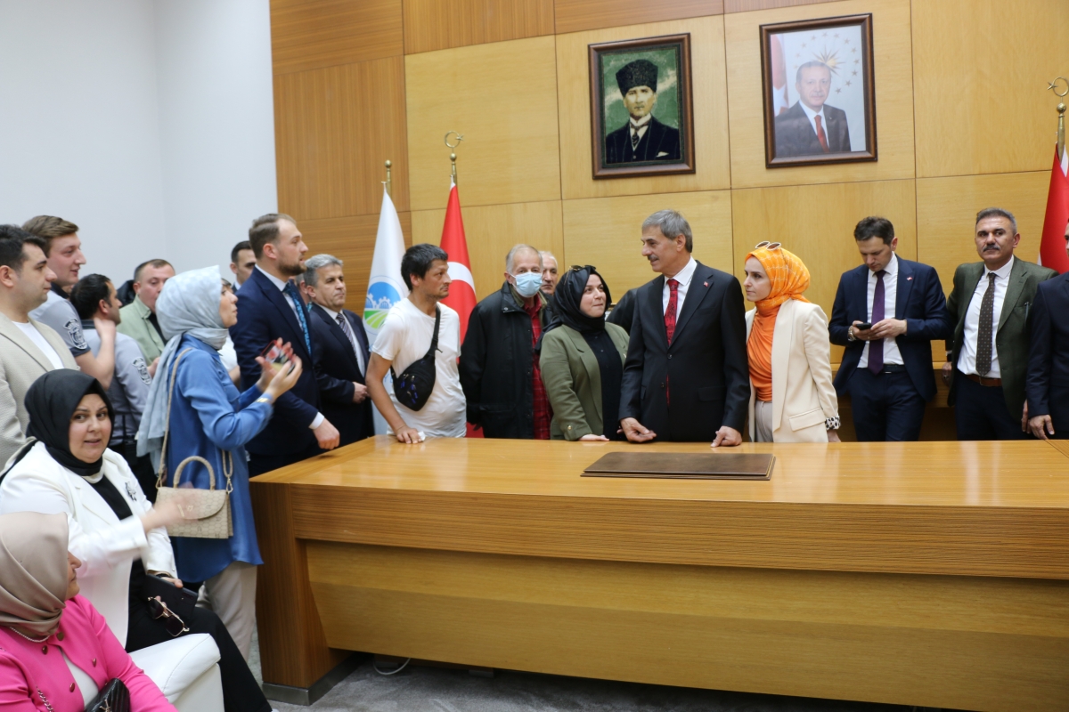 Sakarya Büyükşehir Belediyesinde devir teslim heyecanı ( GÜNÜN ÖNE ÇIKAN FOTOĞRAFLARI )