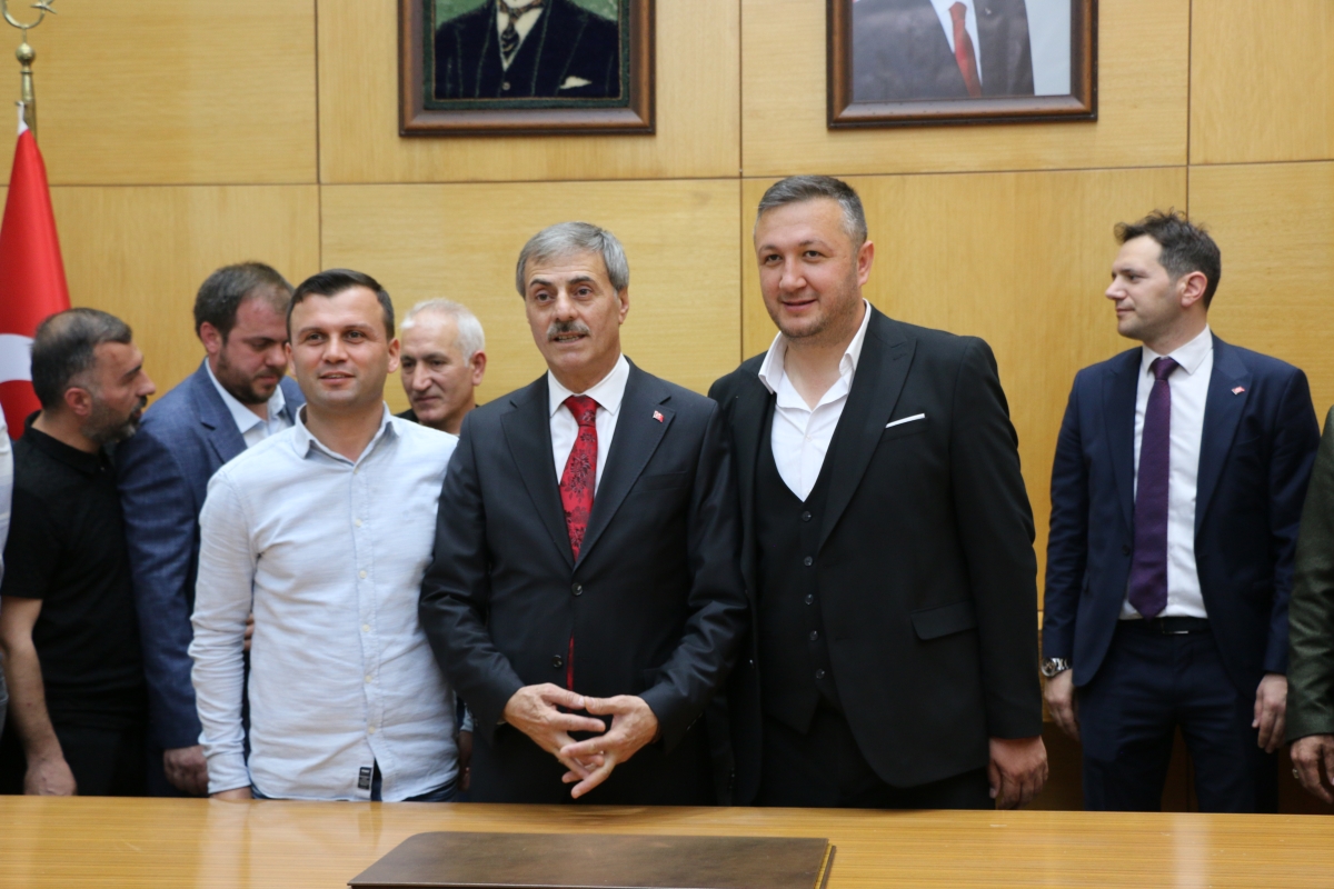 Sakarya Büyükşehir Belediyesinde devir teslim heyecanı ( GÜNÜN ÖNE ÇIKAN FOTOĞRAFLARI )
