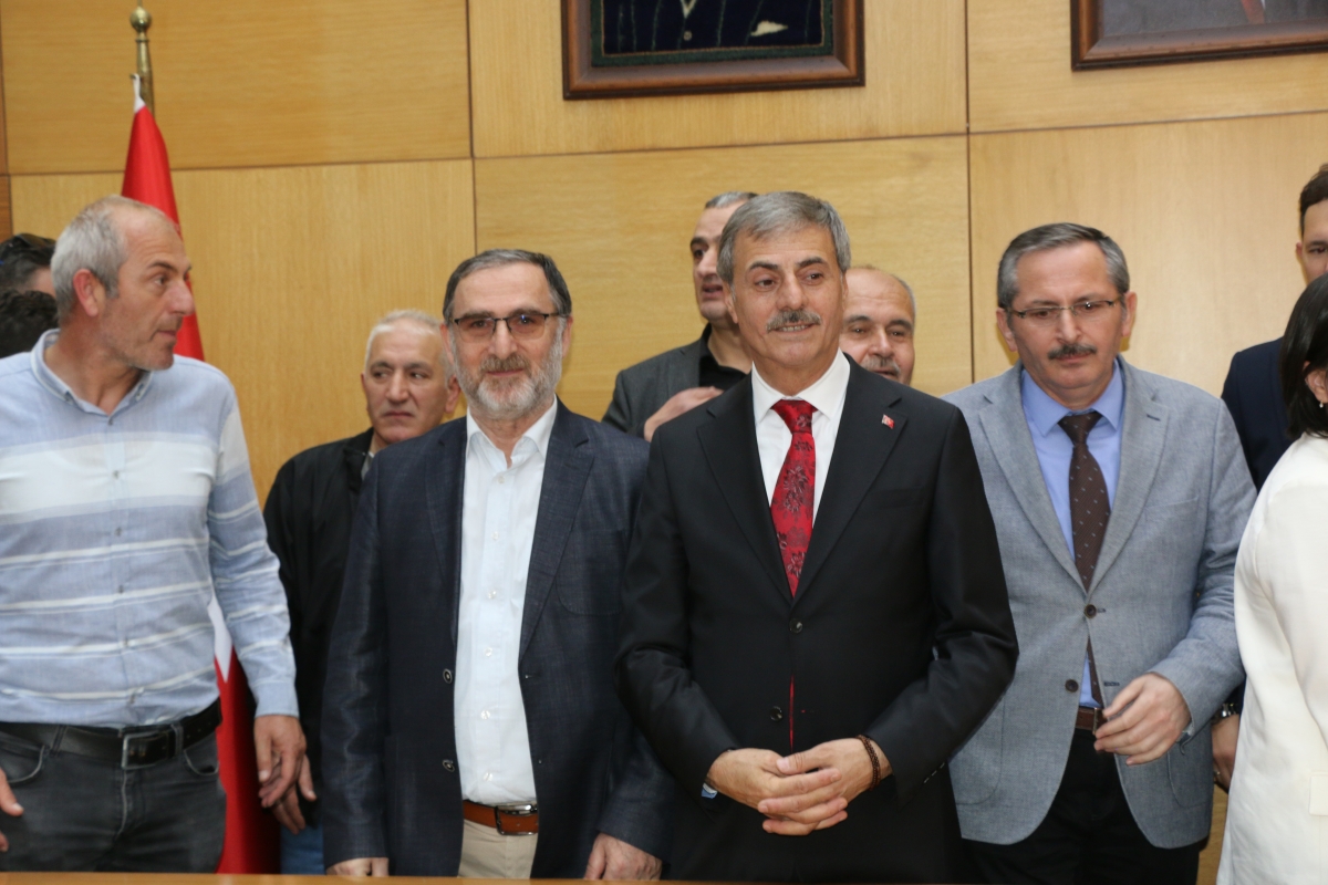 Sakarya Büyükşehir Belediyesinde devir teslim heyecanı ( GÜNÜN ÖNE ÇIKAN FOTOĞRAFLARI )