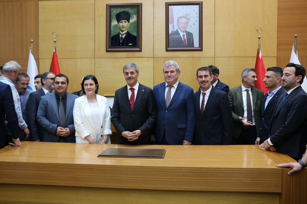 Sakarya Büyükşehir Belediyesinde devir teslim heyecanı ( GÜNÜN ÖNE ÇIKAN FOTOĞRAFLARI )