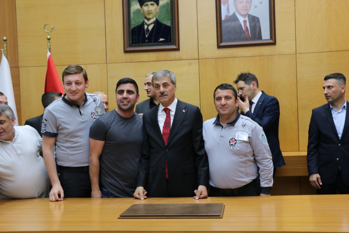 Sakarya Büyükşehir Belediyesinde devir teslim heyecanı ( GÜNÜN ÖNE ÇIKAN FOTOĞRAFLARI )