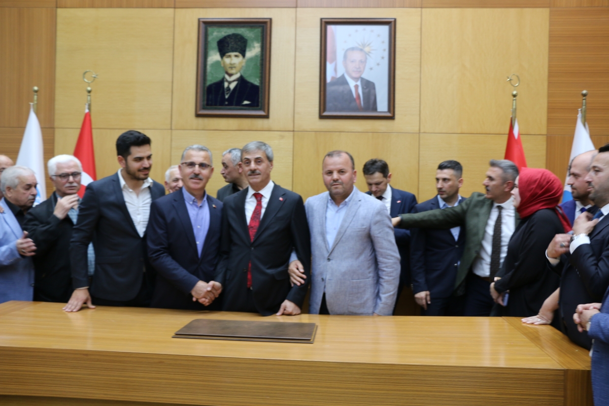 Sakarya Büyükşehir Belediyesinde devir teslim heyecanı ( GÜNÜN ÖNE ÇIKAN FOTOĞRAFLARI )