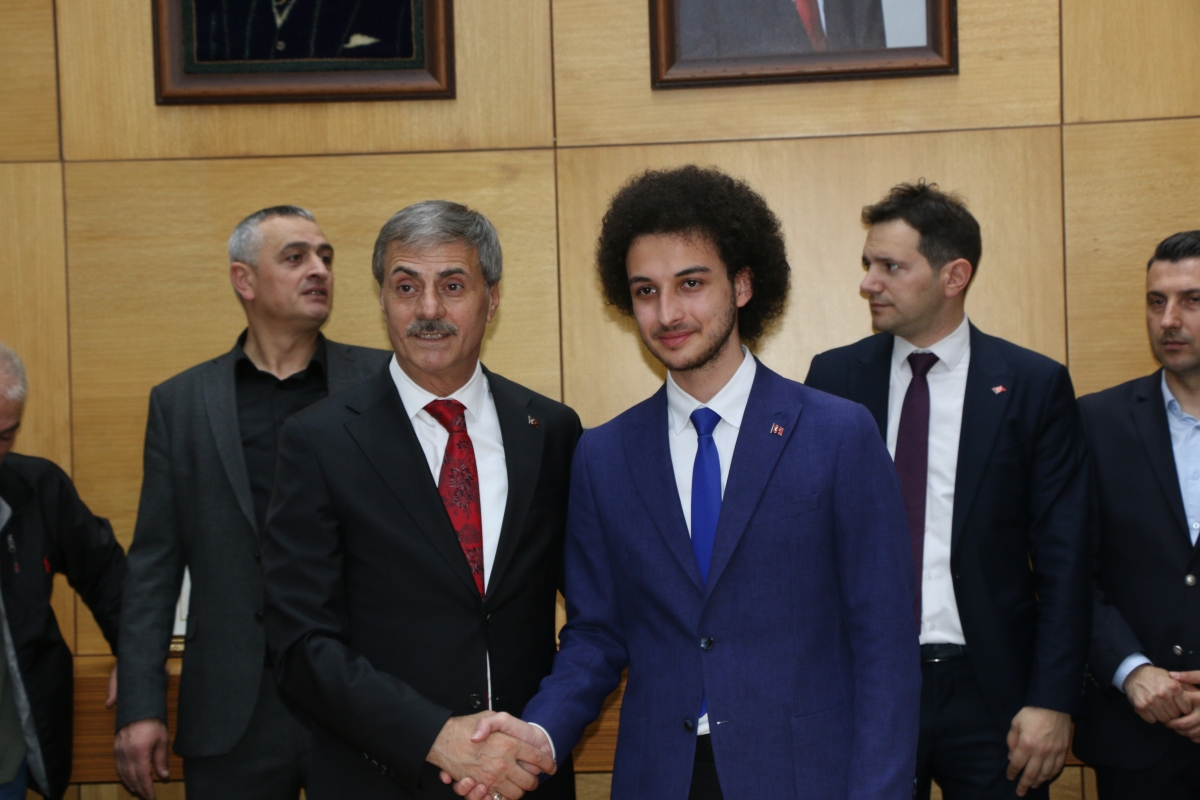 Sakarya Büyükşehir Belediyesinde devir teslim heyecanı ( GÜNÜN ÖNE ÇIKAN FOTOĞRAFLARI )