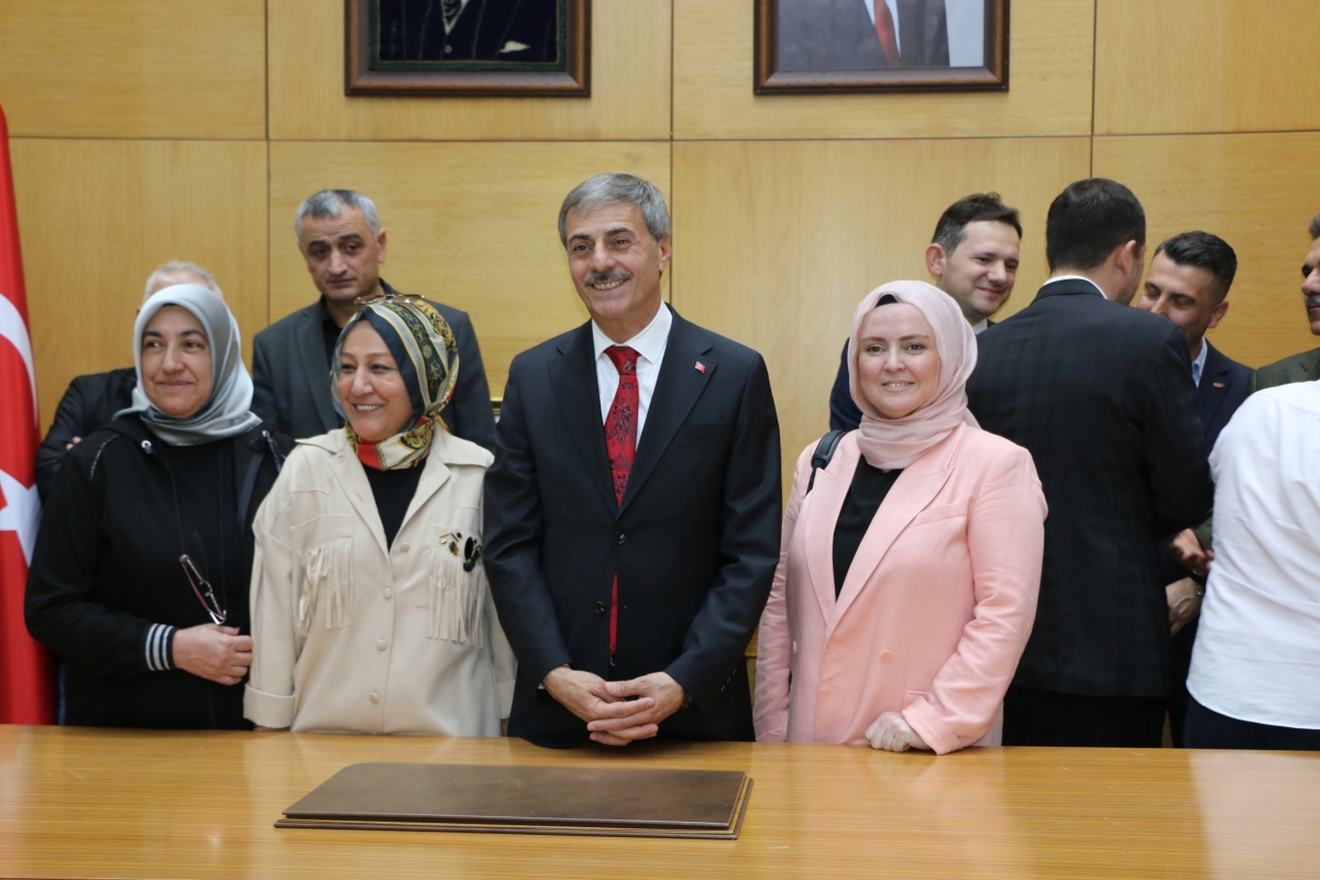 Sakarya Büyükşehir Belediyesinde devir teslim heyecanı ( GÜNÜN ÖNE ÇIKAN FOTOĞRAFLARI )