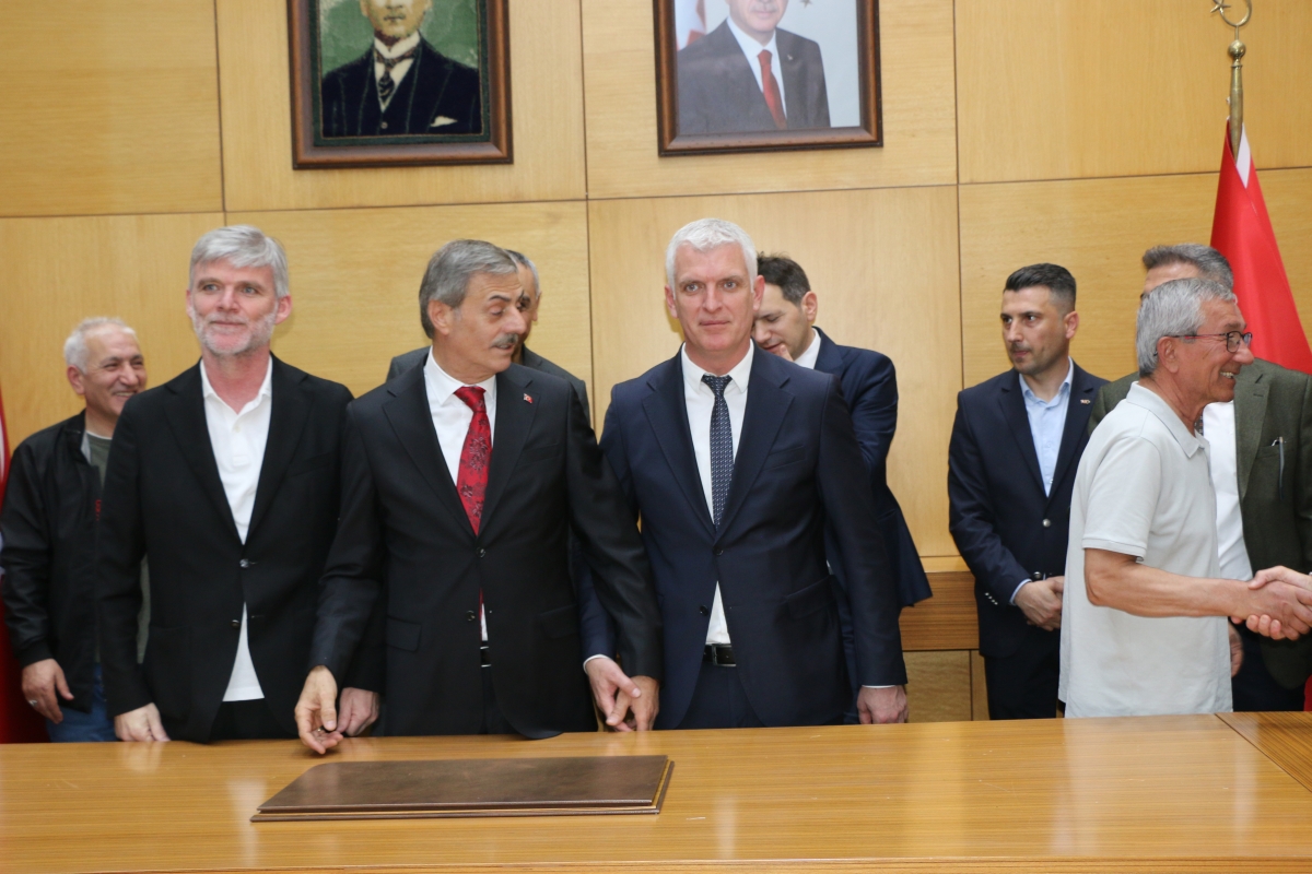 Sakarya Büyükşehir Belediyesinde devir teslim heyecanı ( GÜNÜN ÖNE ÇIKAN FOTOĞRAFLARI )
