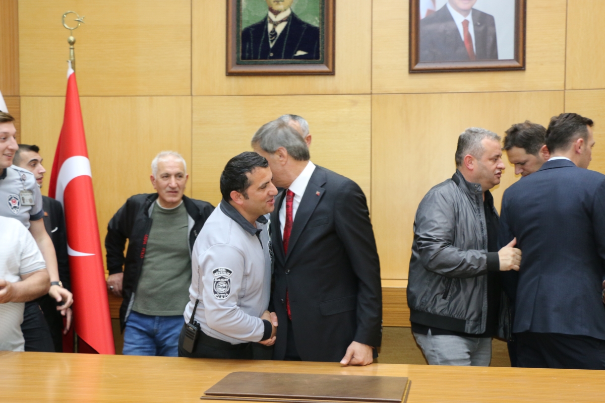 Sakarya Büyükşehir Belediyesinde devir teslim heyecanı ( GÜNÜN ÖNE ÇIKAN FOTOĞRAFLARI )