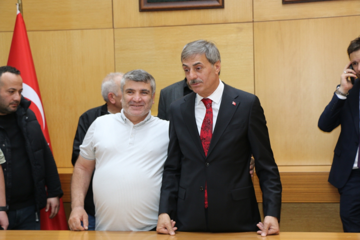 Sakarya Büyükşehir Belediyesinde devir teslim heyecanı ( GÜNÜN ÖNE ÇIKAN FOTOĞRAFLARI )