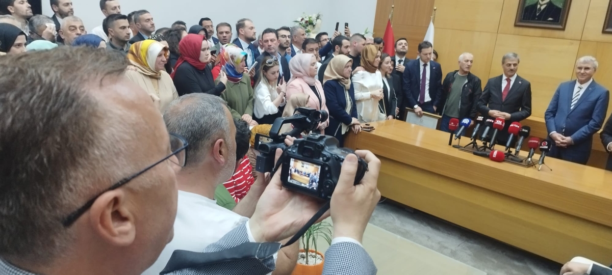 Sakarya Büyükşehir Belediyesinde devir teslim heyecanı ( GÜNÜN ÖNE ÇIKAN FOTOĞRAFLARI )