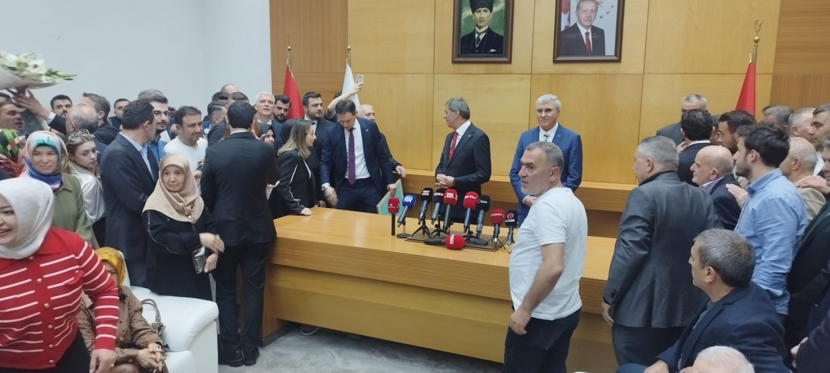 Sakarya Büyükşehir Belediyesinde devir teslim heyecanı ( GÜNÜN ÖNE ÇIKAN FOTOĞRAFLARI )
