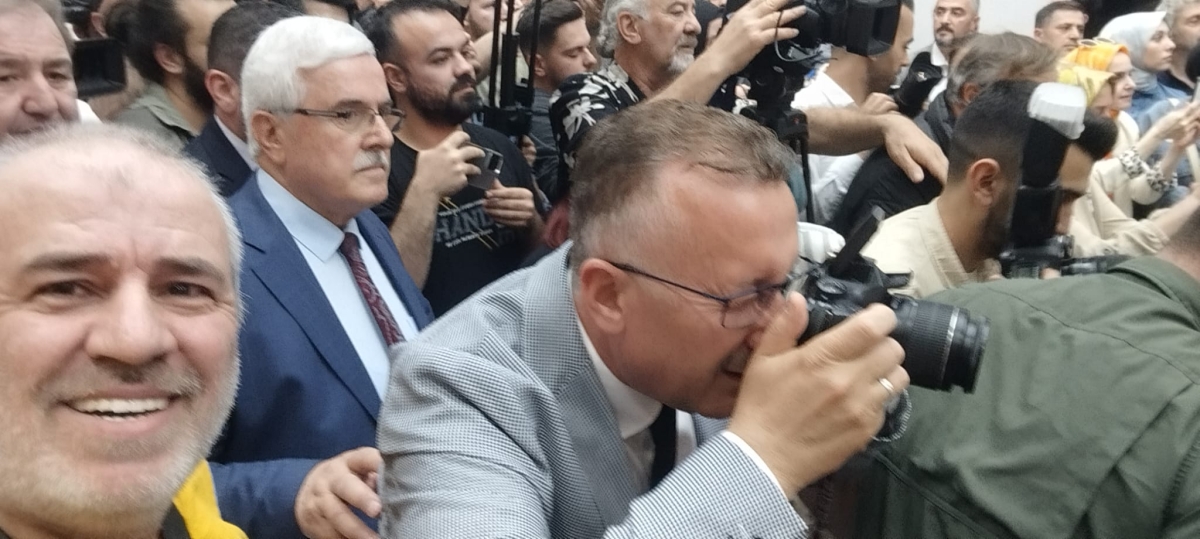 Sakarya Büyükşehir Belediyesinde devir teslim heyecanı ( GÜNÜN ÖNE ÇIKAN FOTOĞRAFLARI )
