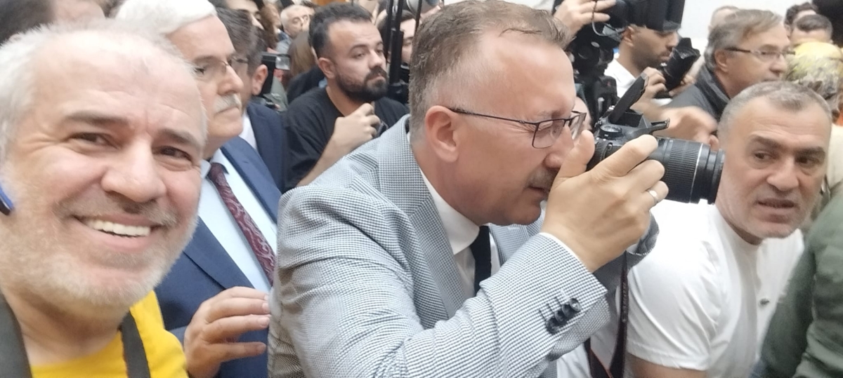 Sakarya Büyükşehir Belediyesinde devir teslim heyecanı ( GÜNÜN ÖNE ÇIKAN FOTOĞRAFLARI )