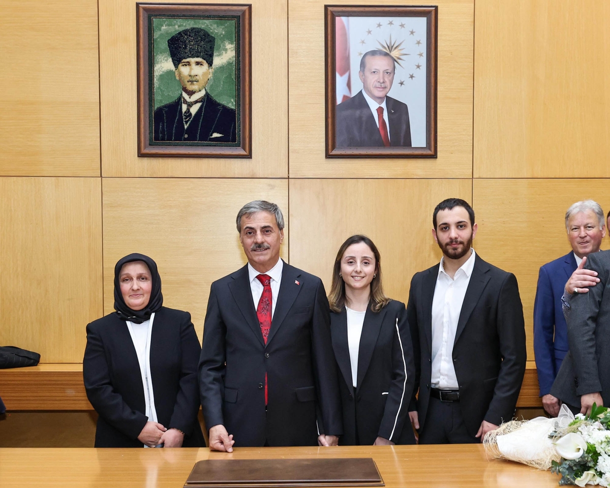 Sakarya Büyükşehir’de hizmet bayrağı artık Yusuf Alemdar’da: “Bizim yarışımız, hizmet yarışıdır” ( GÜNÜN ÖNE ÇIKAN FOTOĞRAFLARI )