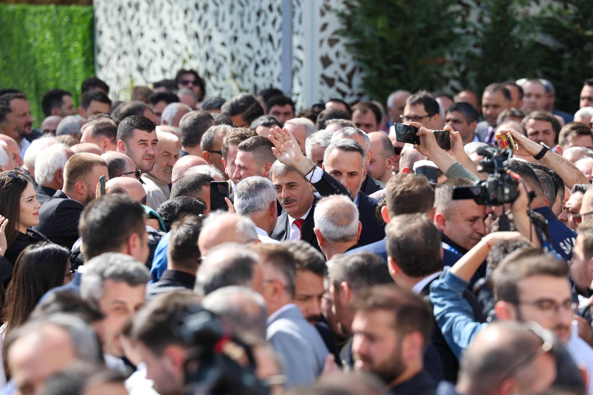 Sakarya Büyükşehir’de hizmet bayrağı artık Yusuf Alemdar’da: “Bizim yarışımız, hizmet yarışıdır” ( GÜNÜN ÖNE ÇIKAN FOTOĞRAFLARI )