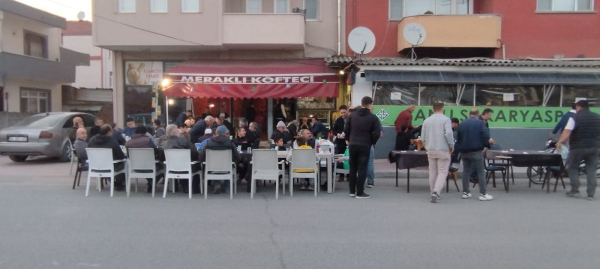 Meraklı Köfteci Yakup Barış Özgür Usta'dan 5'nci Geleneksel İftar Yemeği ( GÜNÜN ÖNE ÇIKAN FOTOĞRAFLARI )