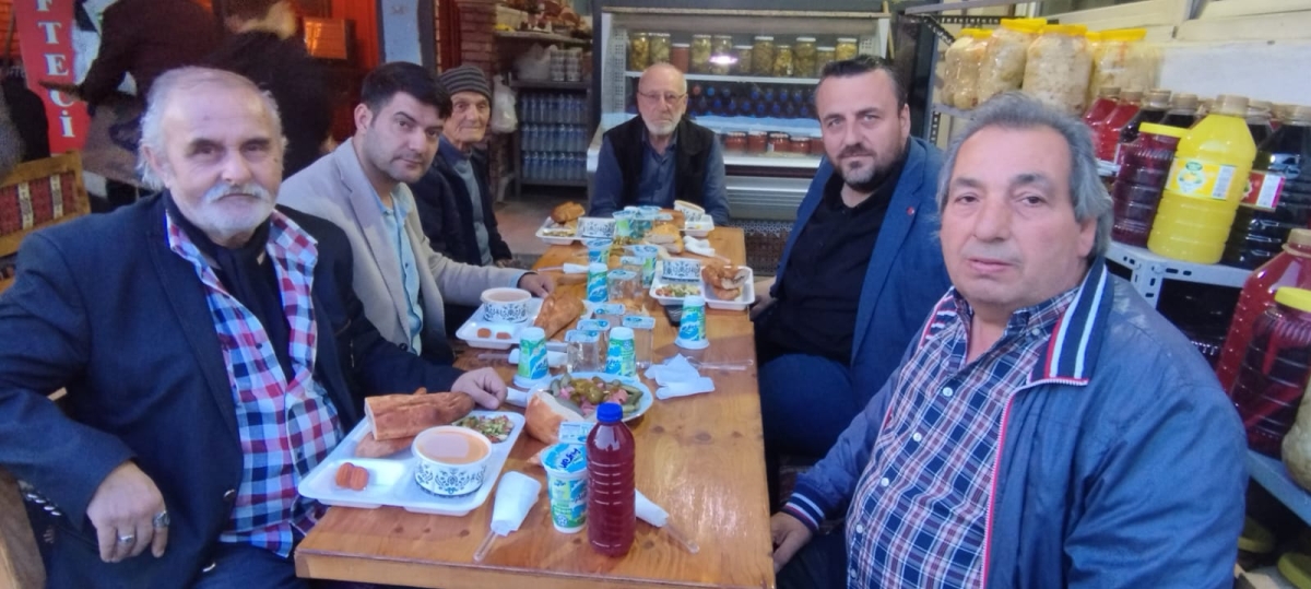 Meraklı Köfteci Yakup Barış Özgür Usta'dan 5'nci Geleneksel İftar Yemeği ( GÜNÜN ÖNE ÇIKAN FOTOĞRAFLARI )