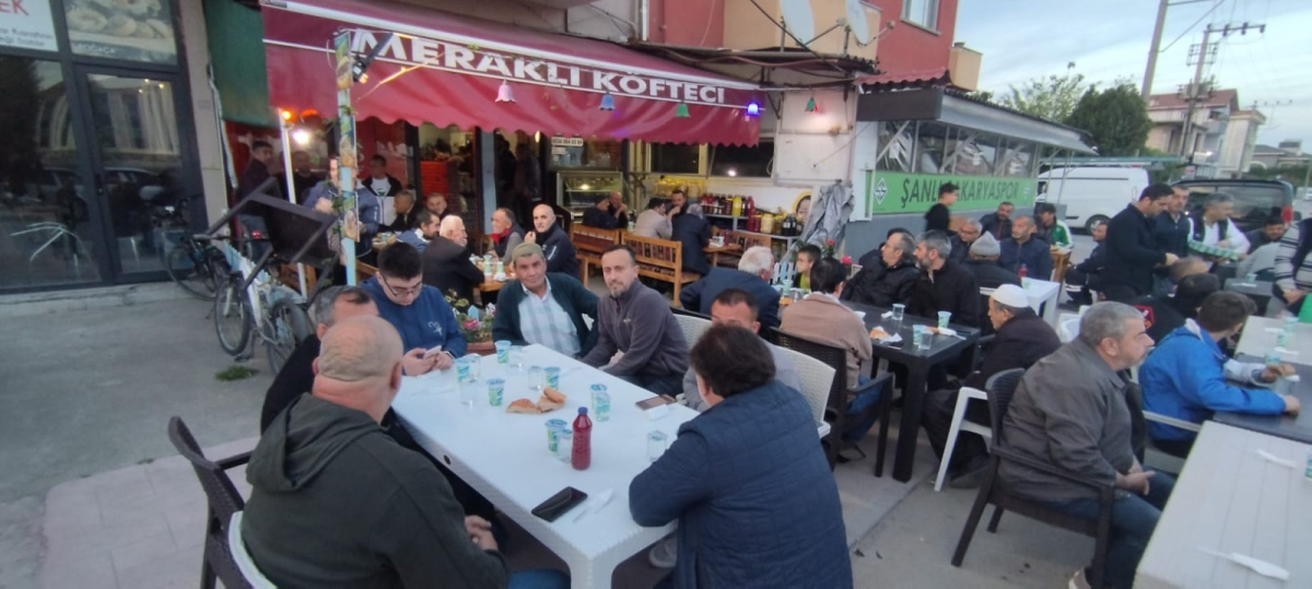 Meraklı Köfteci Yakup Barış Özgür Usta'dan 5'nci Geleneksel İftar Yemeği ( GÜNÜN ÖNE ÇIKAN FOTOĞRAFLARI )