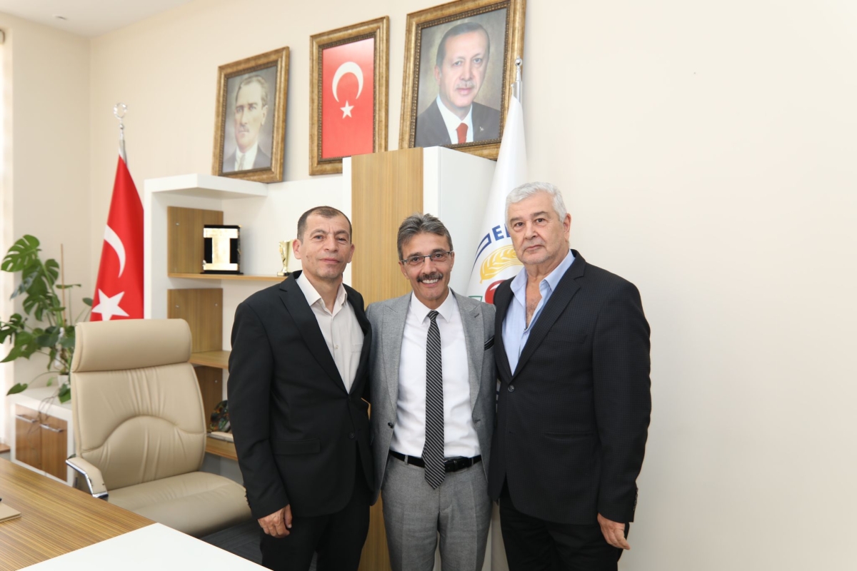 Göreve başlayan Erenler Belediye Başkanı Şenol Dinç’e toplumun her kesiminden hayırlı olsun ziyaretleri sürüyor.